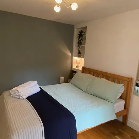 Spacious 2-Bed Flat With Garden, 3 Minutes Walk From Oval Tube Station London Exterior photo